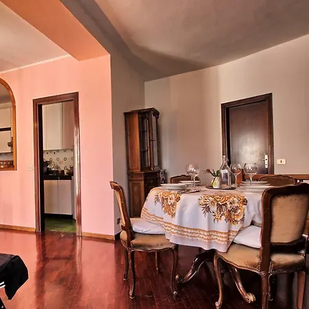 Casa Serena Lake Como 公寓 *